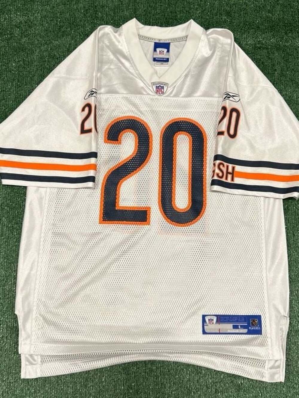 Vintage Reebok Chicago Bears Thomas Jones #20 White NFL Jersey Size Large